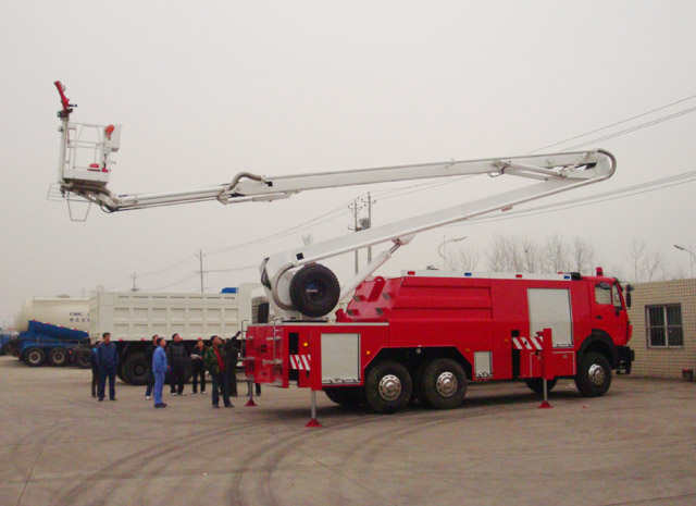 奔馳18型舉高噴射消防車(chē)