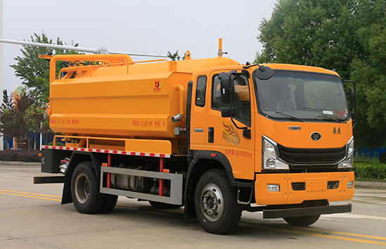 KLF5161GQWZ6型清洗吸污車