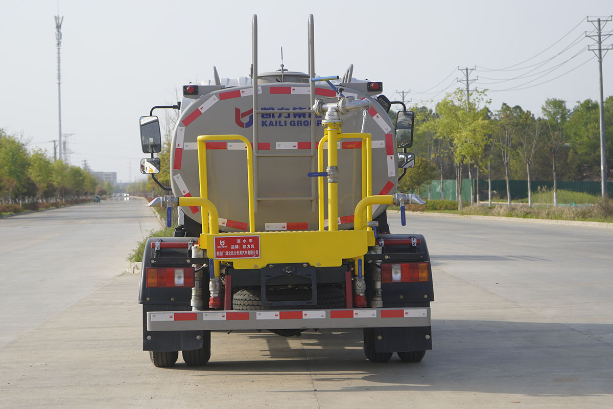 KLF5070GSSZ6型灑水車